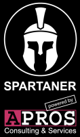 APROS_powered_by_mit_Spartaner_Helm_weiss_und_Schrfitzug_SPARTANER_230126